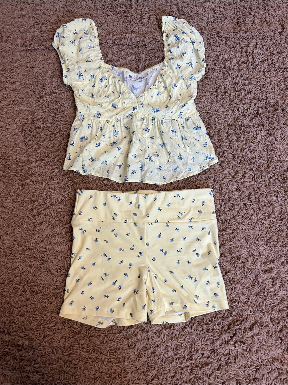No boundaries butter yellow floral bike shorts and top size small